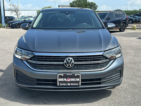 Used 2023 Volkswagen Jetta SE w/ Panoramic Sunroof Package image 11