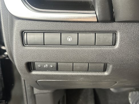 Used 2021 Nissan Rogue SV image 26