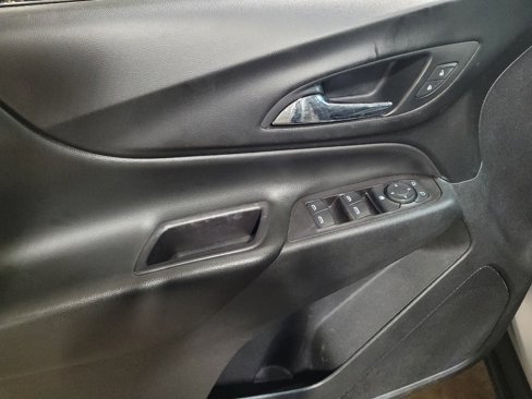 Used 2020 Chevrolet Equinox LT image 27