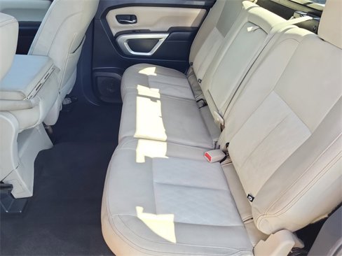 Used 2017 Nissan Titan SV image 22
