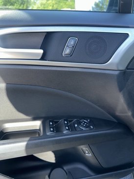 Used 2019 Ford Fusion SE image 11