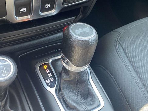 Used 2022 Jeep Wrangler Sport S image 25