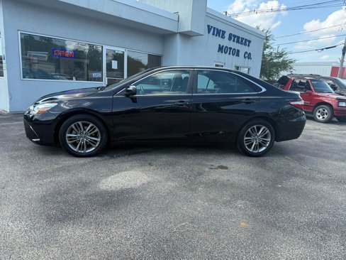 Used 2015 Toyota Camry SE image 4