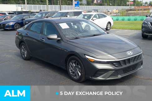 Used 2024 Hyundai Elantra SEL image 4