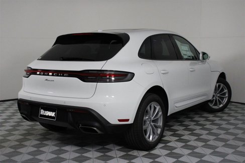 New 2026 Porsche Macan image 7