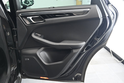 Used 2016 Porsche Macan S image 36