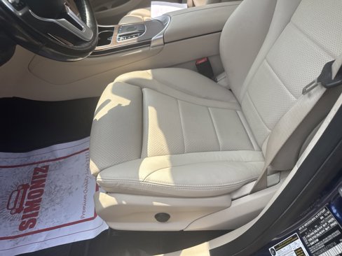 Used 2020 Mercedes-Benz GLC 300 4MATIC image 51