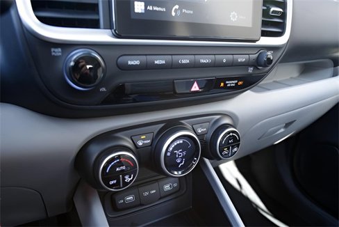 Used 2022 Hyundai Venue SEL image 31