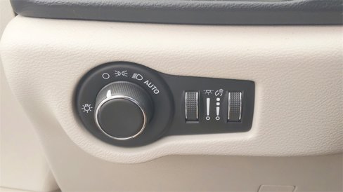 Used 2020 Chrysler Voyager Lxi image 29