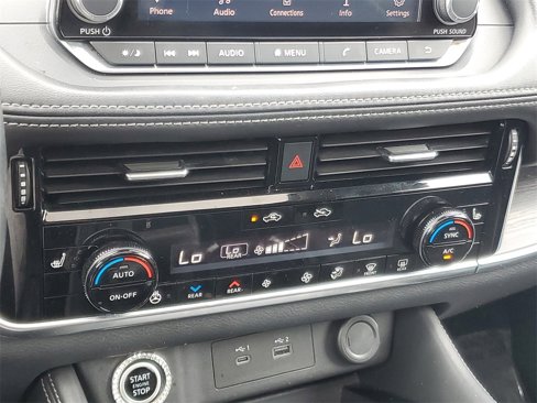 Used 2021 Nissan Rogue SL image 23