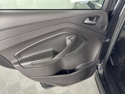 Used 2015 Ford Escape Titanium image 23