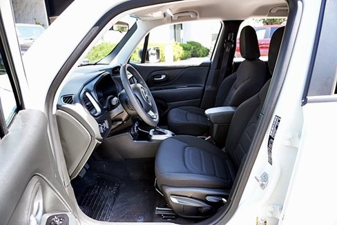 Certified 2022 Jeep Renegade Latitude image 14