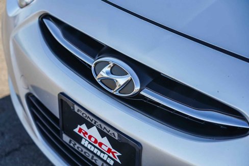 Used 2017 Hyundai Accent SE image 3