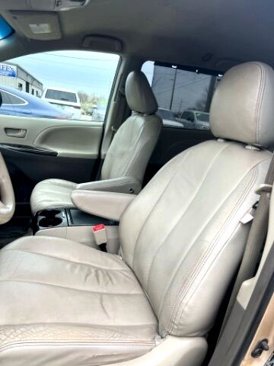 Used 2014 Toyota Sienna LE image 8