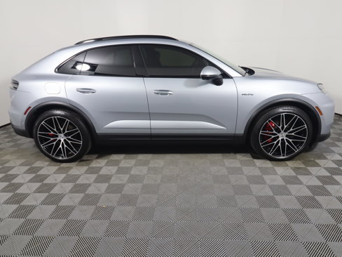 Certified 2025 Porsche Macan 4S Electric image 8