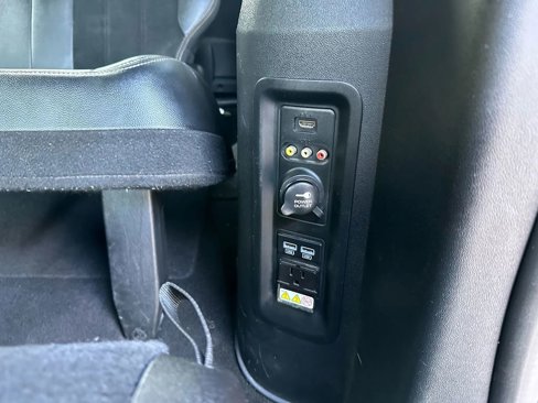 Used 2016 Dodge Grand Caravan SXT image 19