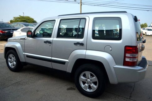 Used 2012 Jeep Liberty Sport image 12