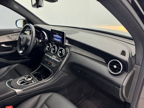 Used 2019 Mercedes-Benz GLC 300 image 35