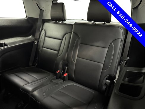 Used 2023 GMC Acadia SLT image 19