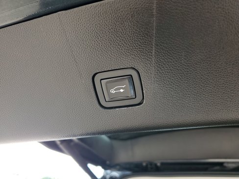 Used 2019 Chevrolet Traverse LT w/ LT Premium Package image 8