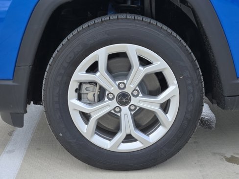 New 2025 Jeep Compass Latitude image 11