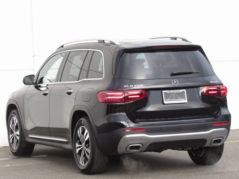 New 2025 Mercedes-Benz GLB 250 4MATIC image 5