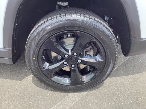 Used 2022 Jeep Grand Cherokee L Laredo image 10