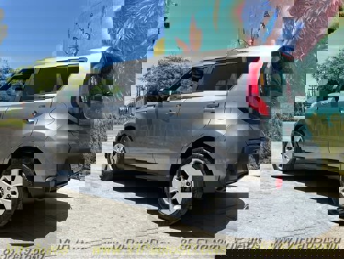 Used 2016 Kia Soul image 3