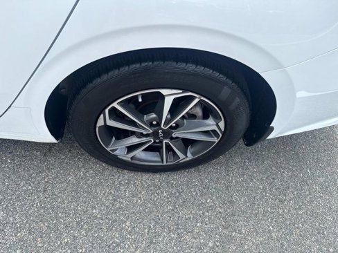 Used 2022 Kia Forte LXS image 12