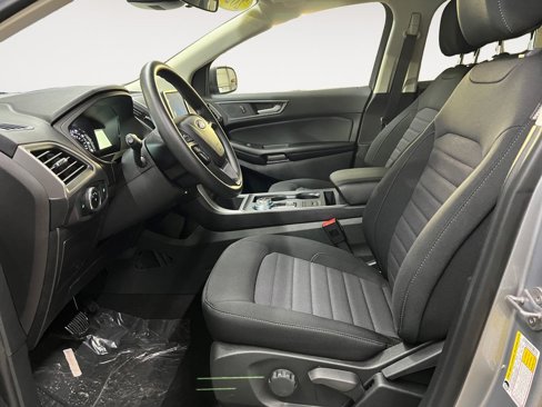 New 2024 Ford Edge SE image 9