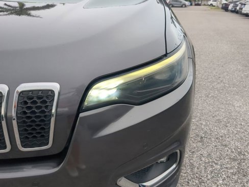 Used 2019 Jeep Cherokee Limited w/ Luxury Group image 9