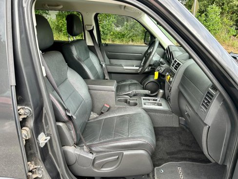 Used 2011 Dodge Nitro Shock image 8