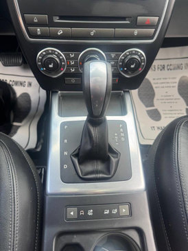 Used 2013 Land Rover LR2 HSE image 16