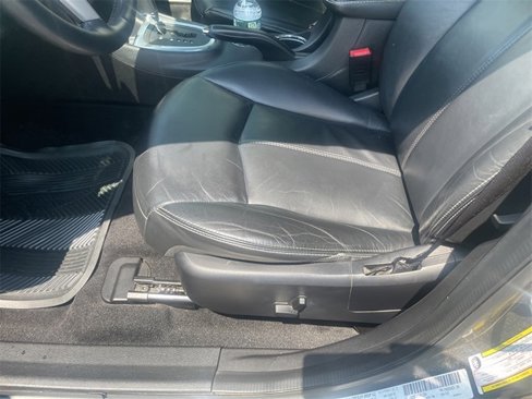 Used 2013 Chrysler 200 Limited image 4