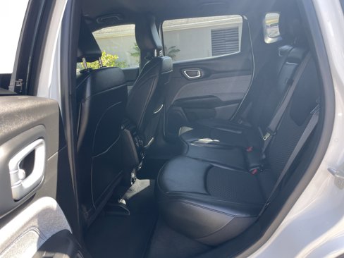 Certified 2024 Jeep Compass Latitude image 28
