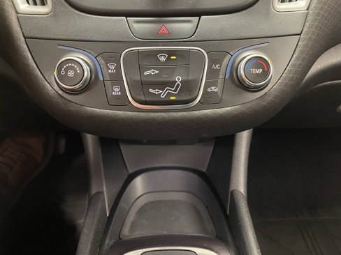 Used 2018 Chevrolet Malibu LS image 26