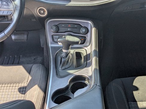 Used 2016 Dodge Challenger SXT image 17