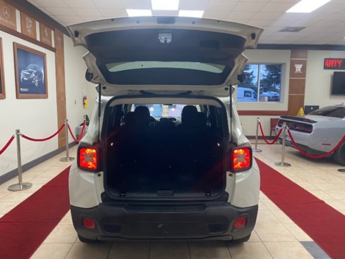 Used 2015 Jeep Renegade Latitude w/ Popular Equipment Group image 22