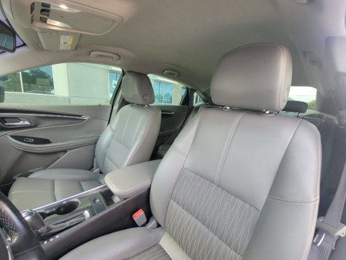 Used 2016 Chevrolet Impala LT image 10