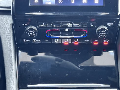 Certified 2021 Jeep Grand Cherokee L Laredo image 23