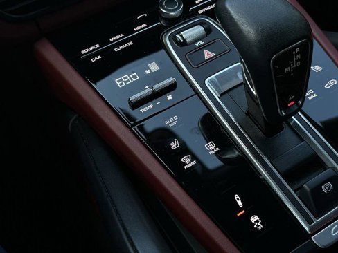 Certified 2023 Porsche Cayenne Coupe image 23