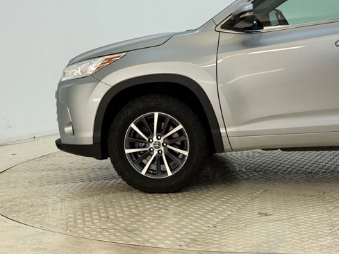 Used 2018 Toyota Highlander XLE image 25