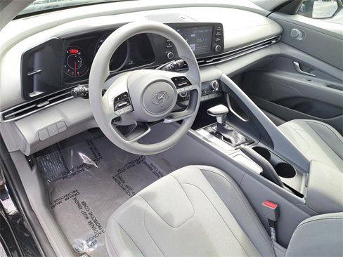 Used 2021 Hyundai Elantra SEL w/ Preferred Accessory Package image 14