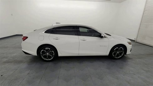 Used 2020 Chevrolet Malibu LT w/ Leather Package image 9