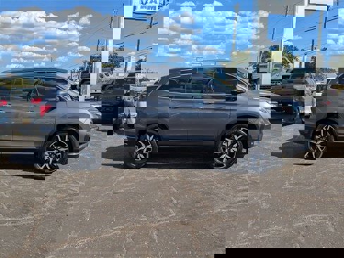 Used 2021 Honda Pilot Touring image 3