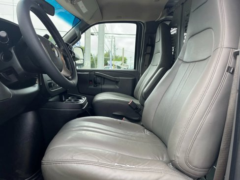Used 2018 Chevrolet Express 2500 w/ Driver Convenience Package image 22