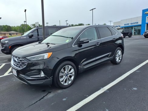 Used 2022 Ford Edge Titanium w/ Equipment Group 301A image 3