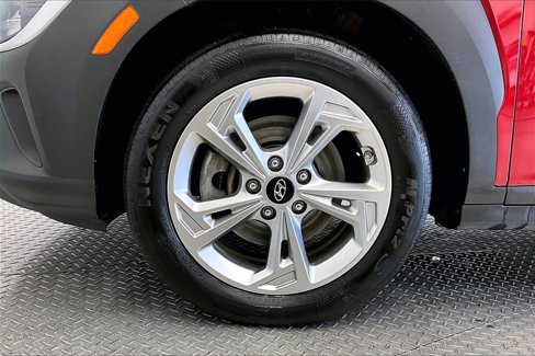 Used 2023 Hyundai Kona SEL image 8