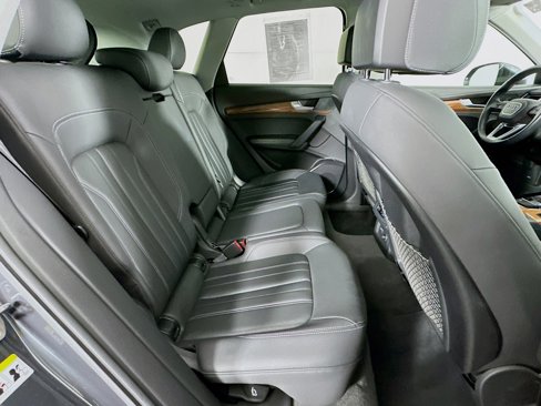 Used 2021 Audi Q5 Premium Plus w/ Premium Plus Package image 30