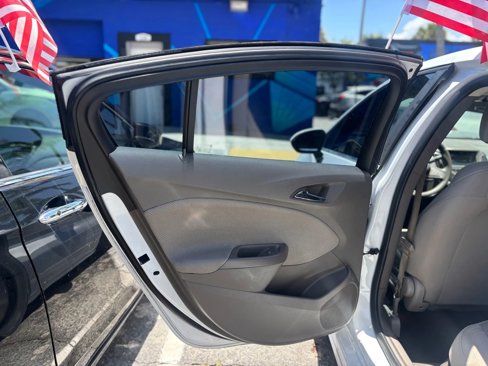Used 2018 Chevrolet Cruze LT w/ RS Package image 35